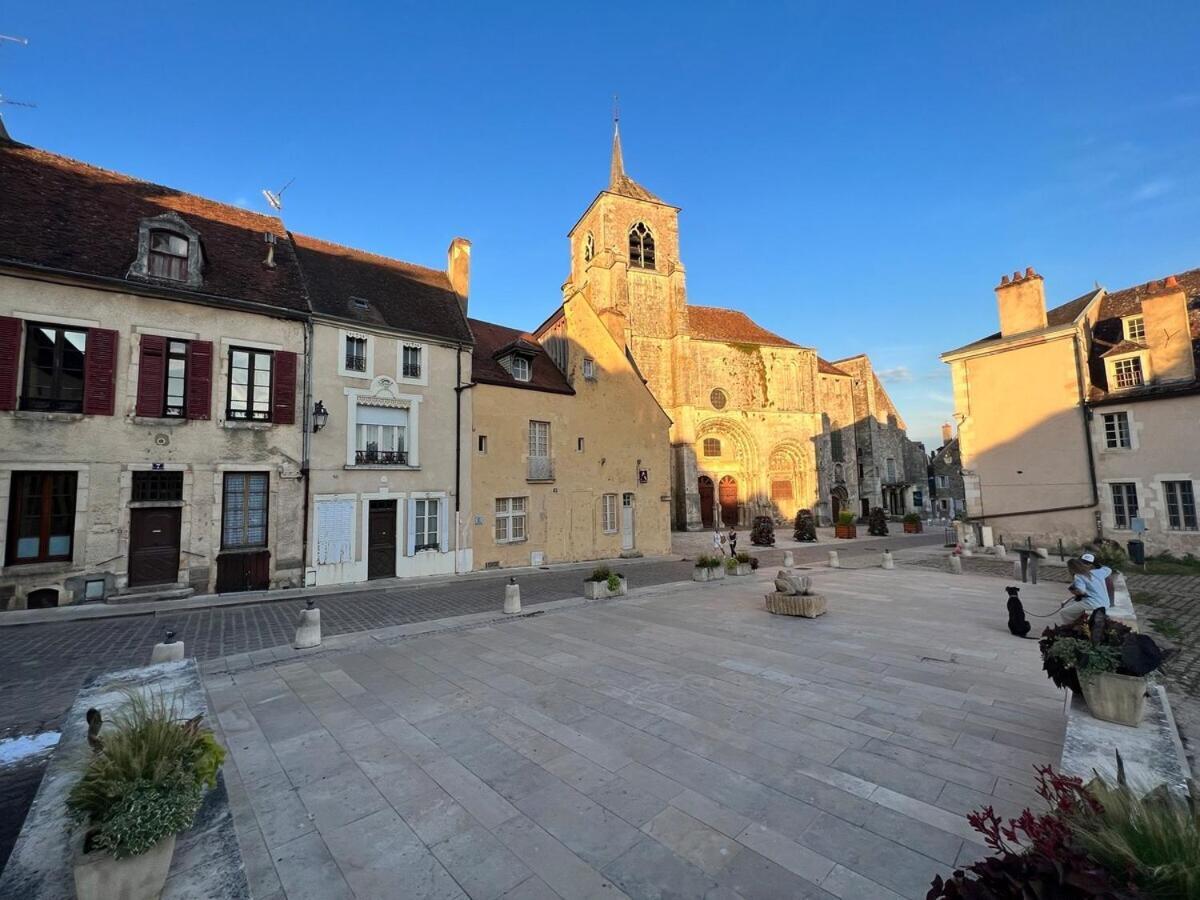 Maison Dans Quartier Historique : La Grenouille Villa Avallon Exterior foto